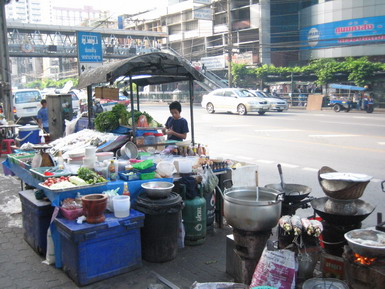 Autentikus bangkoki utcai étterem - kormánytámogatás nélkül.